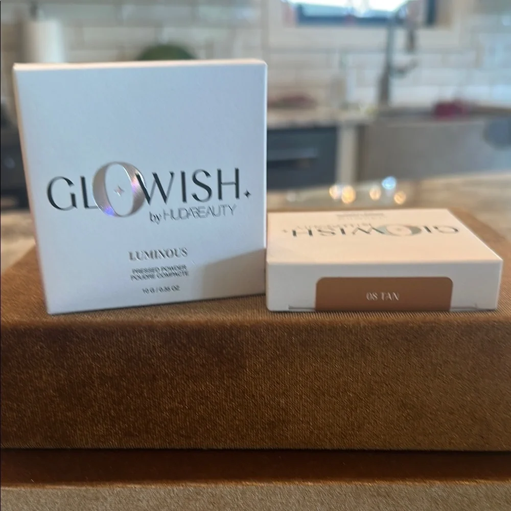 NIB•GloWish by Huda Beauty Luminous Pressed Powder Tan 08